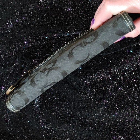 Sophia Caperelli Large Wallet - Picture 8 of 15